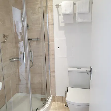 Dublin Central Suites 3*