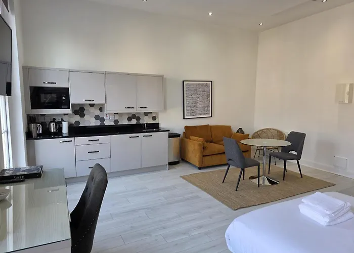 Dublin Central Suites 3* דבלין
