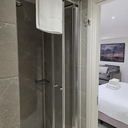Apartmanhotel Dublin Central Suites 3*
