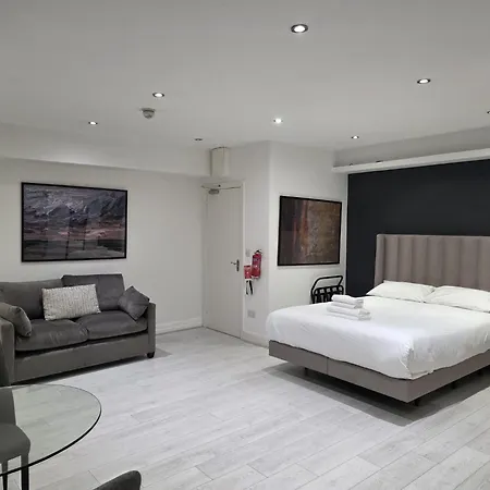 Dublin Central Suites 3*