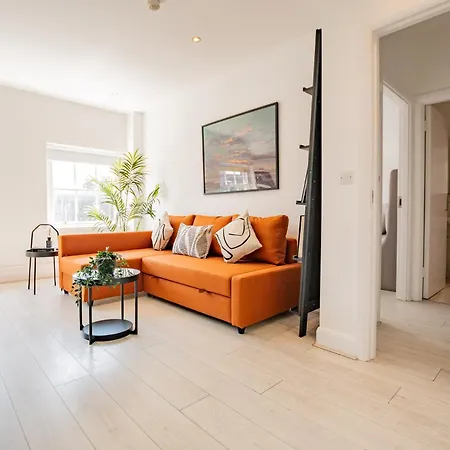 Dublin Central Suites 3*