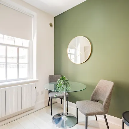 Dublin Central Suites 3*