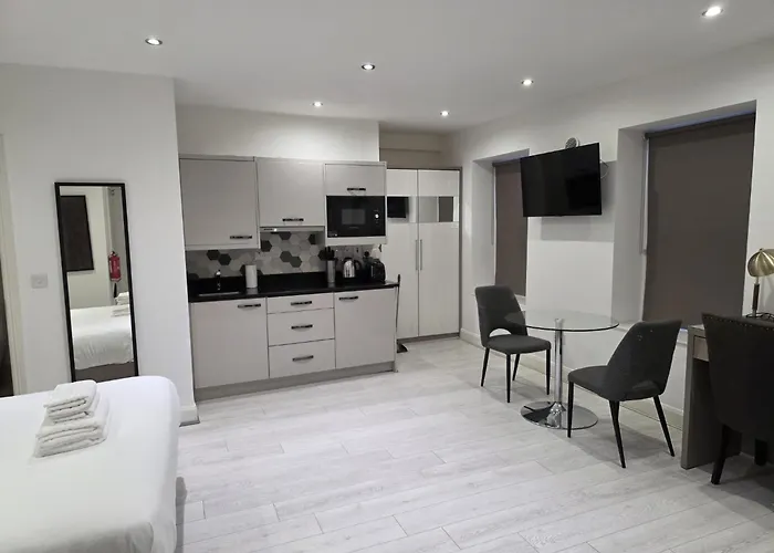 Dublin Central Suites 3*