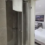 מלון דירות Dublin Central Suites 3*