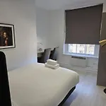 מלון דירות Dublin Central Suites 3*