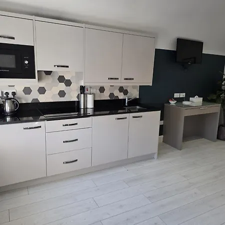 Dublin Central Suites 3* דבלין